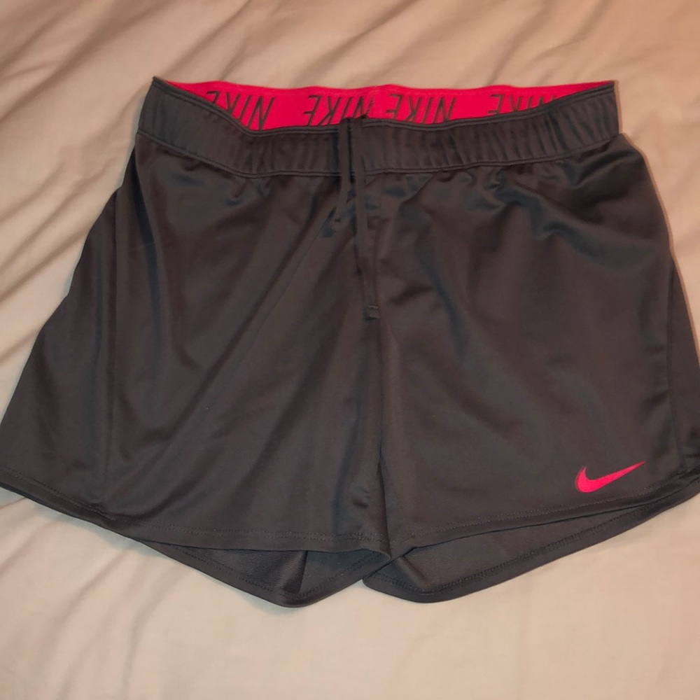 track shorts with elastic band and tie